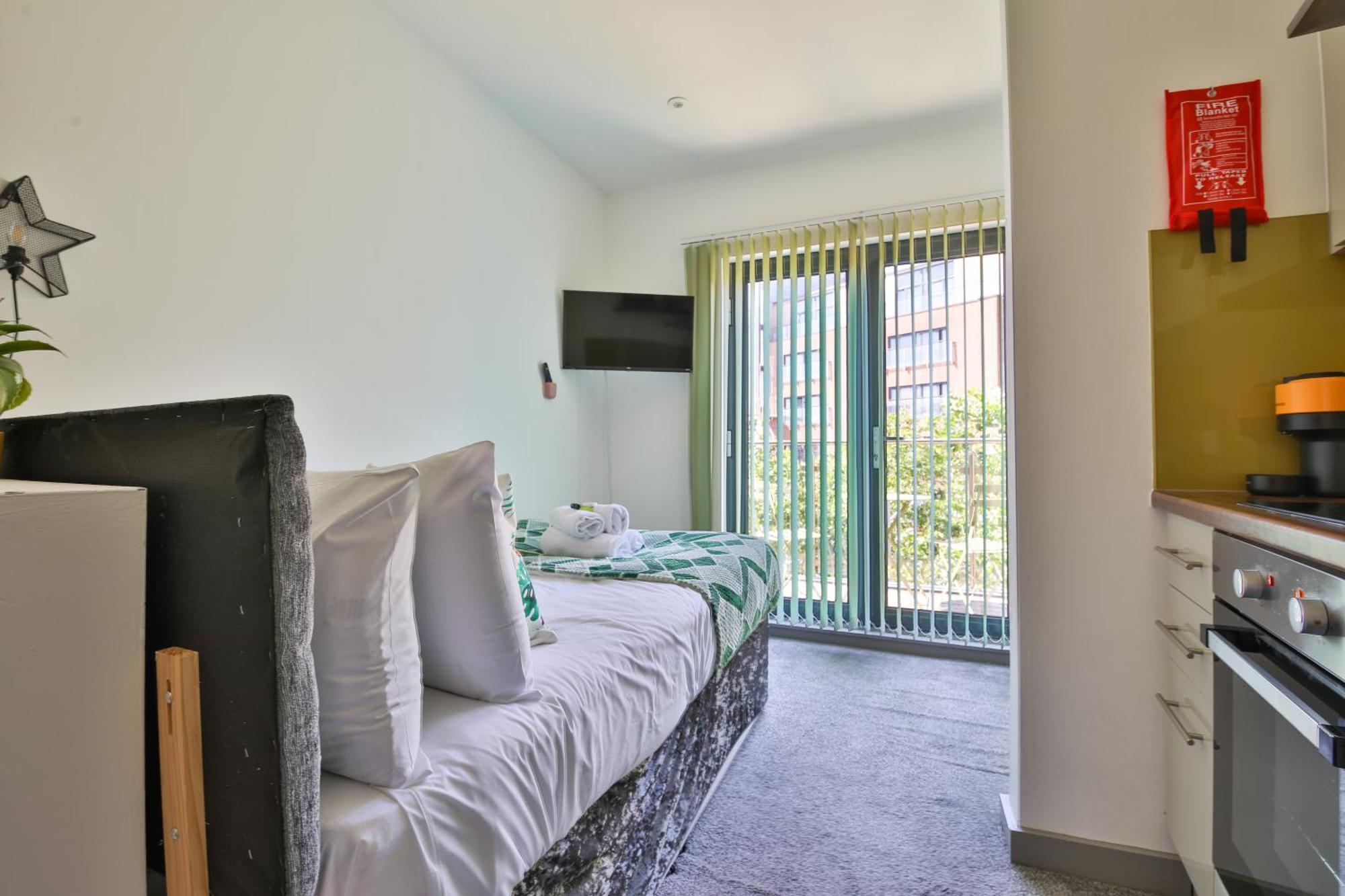 Princess Lofts Centre With Nespresso Coffee Machines & New Fast Wifi By Stayright Apartment *