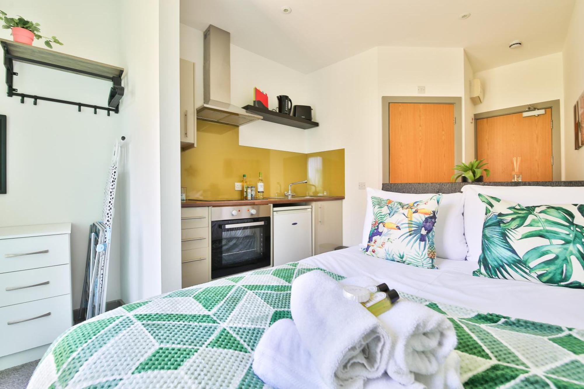 Princess Lofts Centre With Nespresso Coffee Machines & New Fast Wifi By Stayright Apartment *