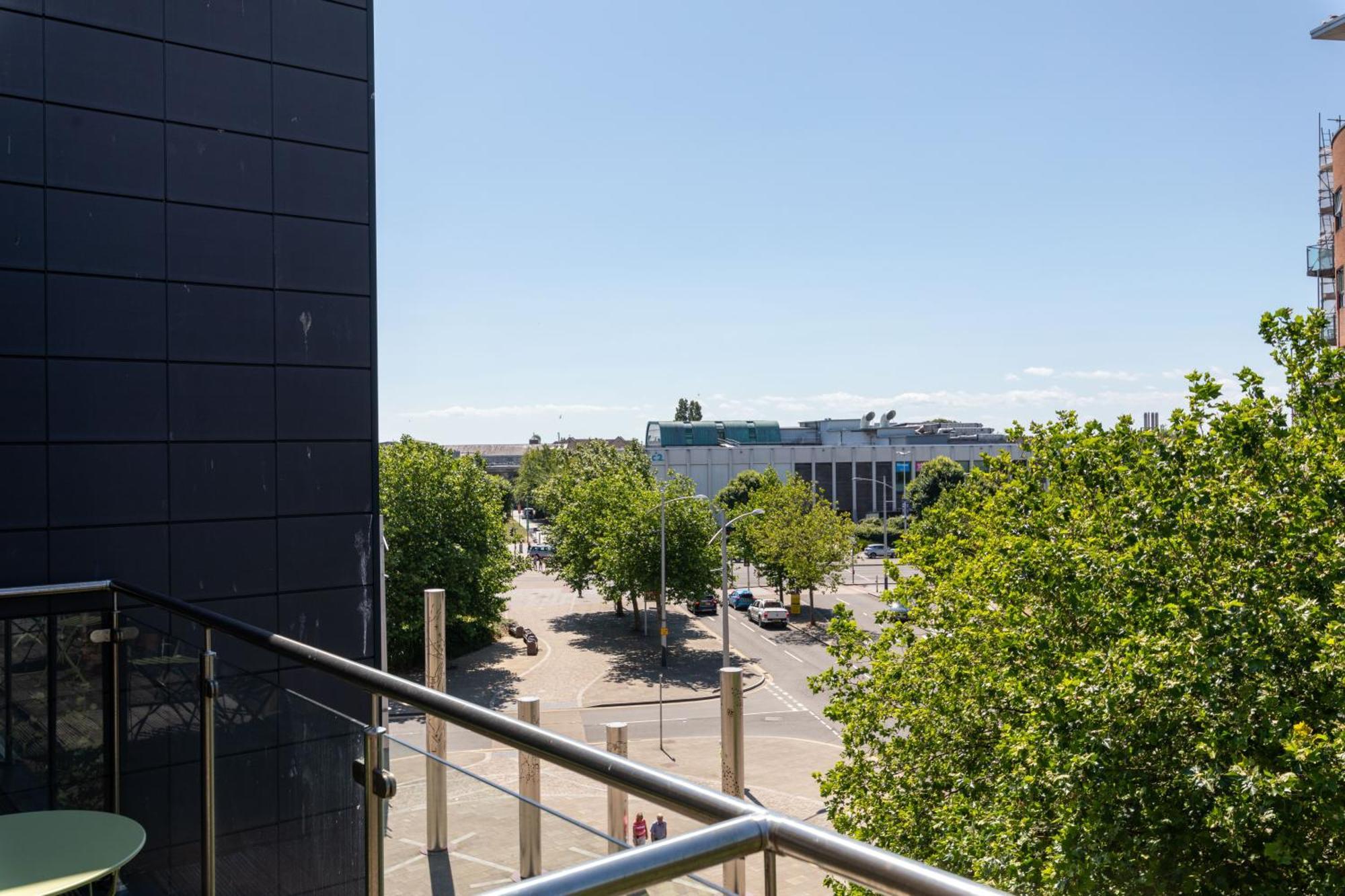 Princess Lofts Centre With Nespresso Coffee Machines & New Fast Wifi By Stayright Apartment Swansea