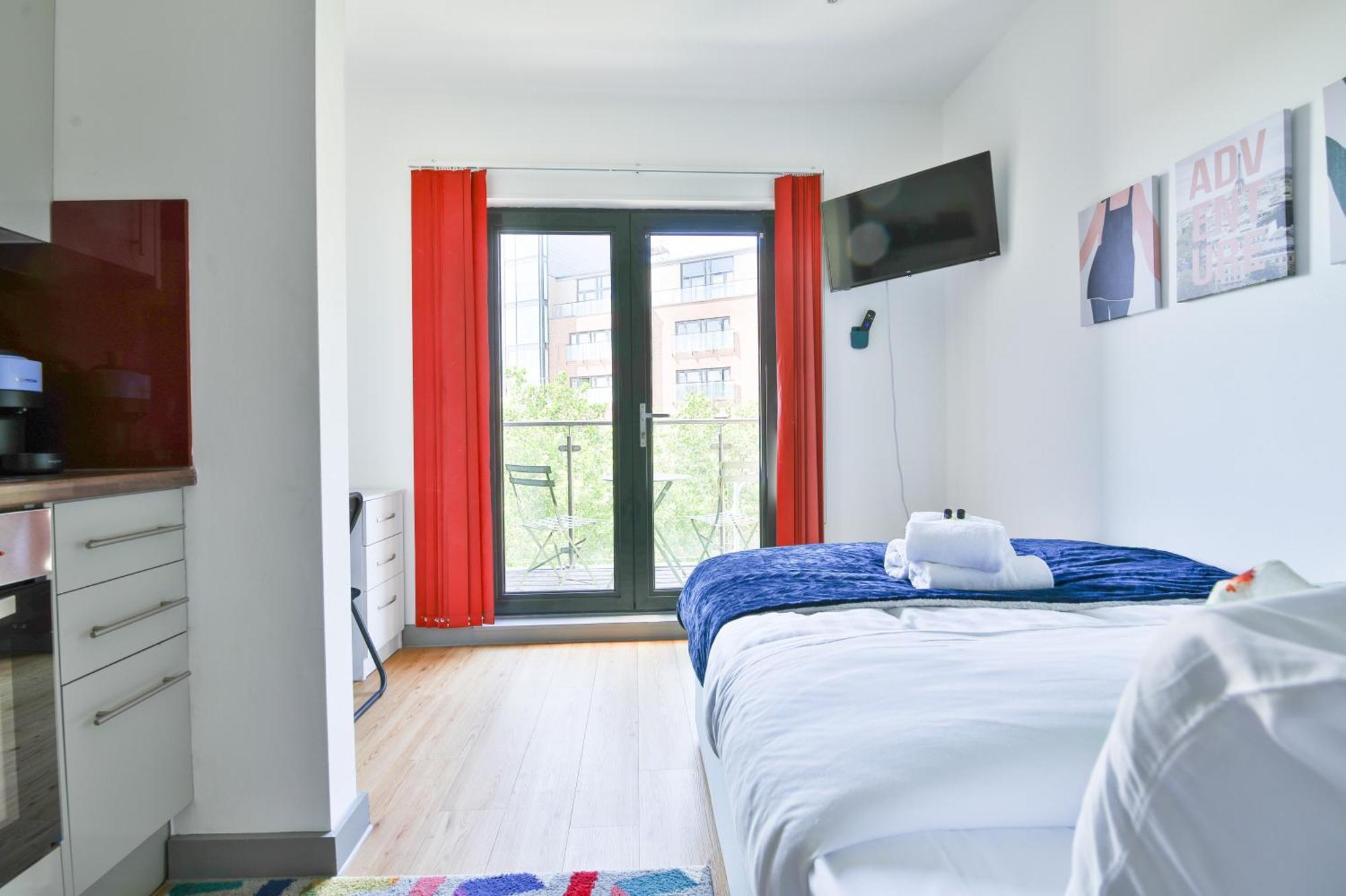Princess Lofts Centre With Nespresso Coffee Machines & New Fast Wifi By Stayright Apartment