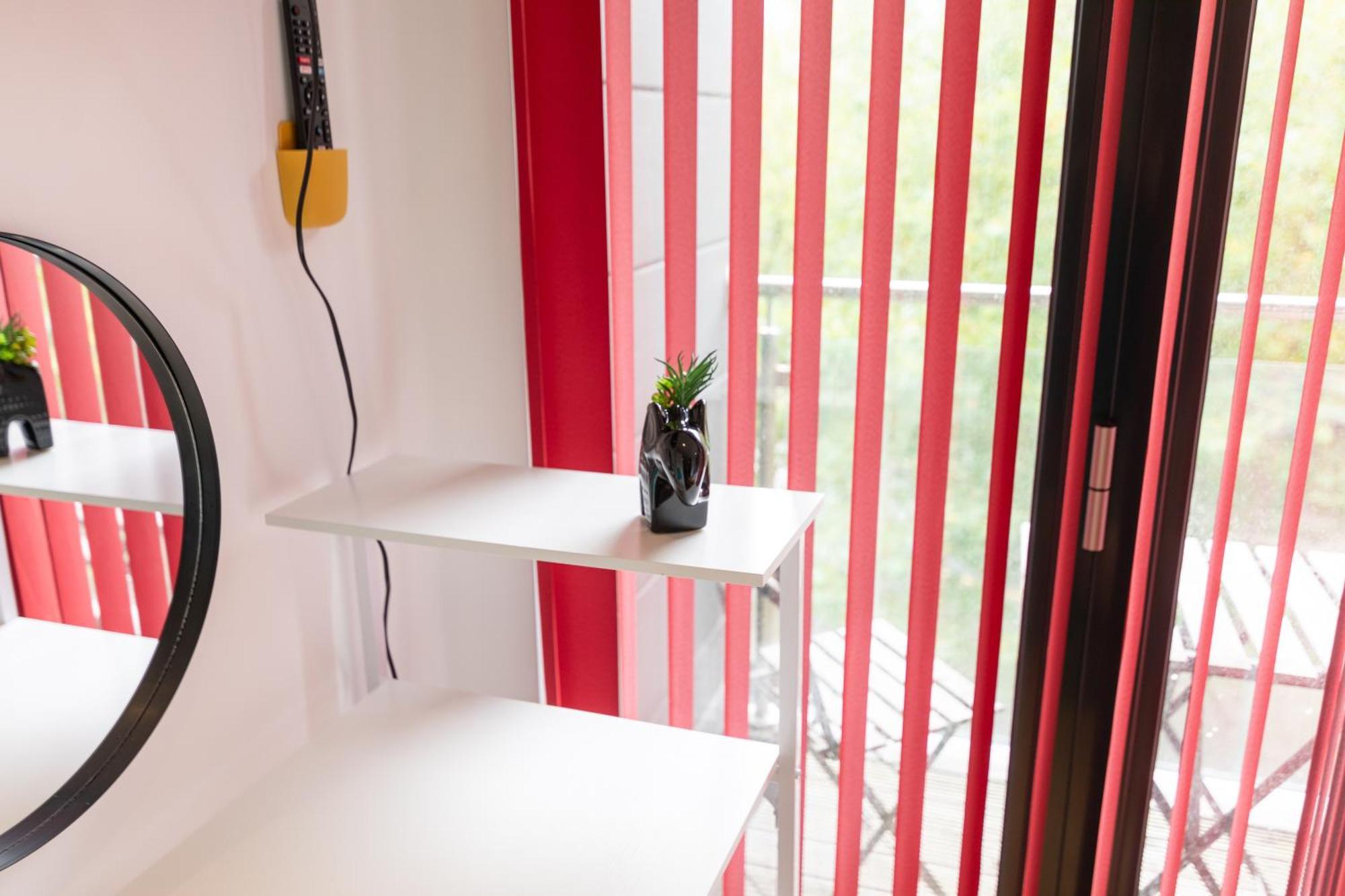 Princess Lofts Centre With Nespresso Coffee Machines & New Fast Wifi By Stayright * Swansea