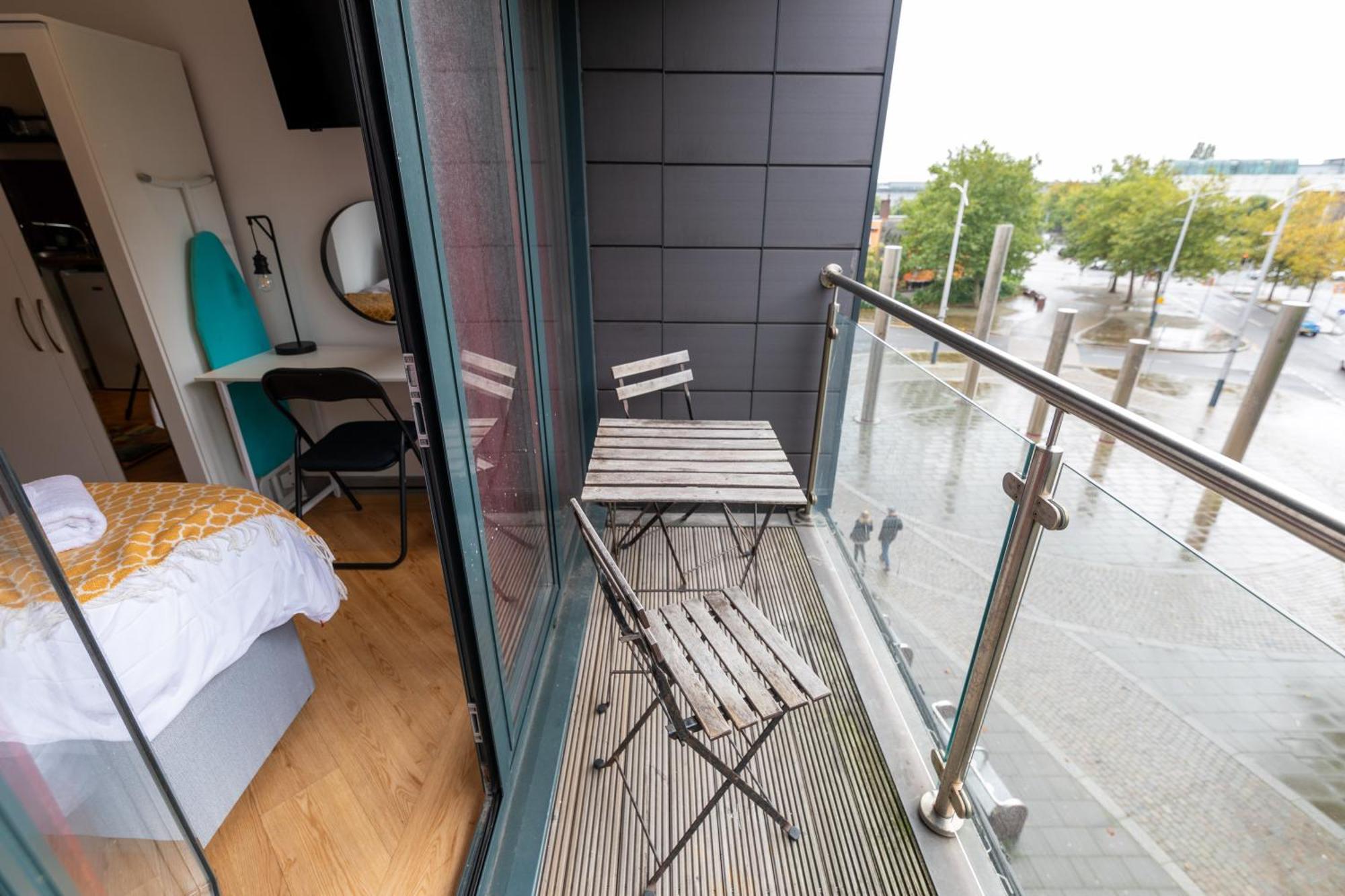 Princess Lofts Centre With Nespresso Coffee Machines & New Fast Wifi By Stayright Apartment *
