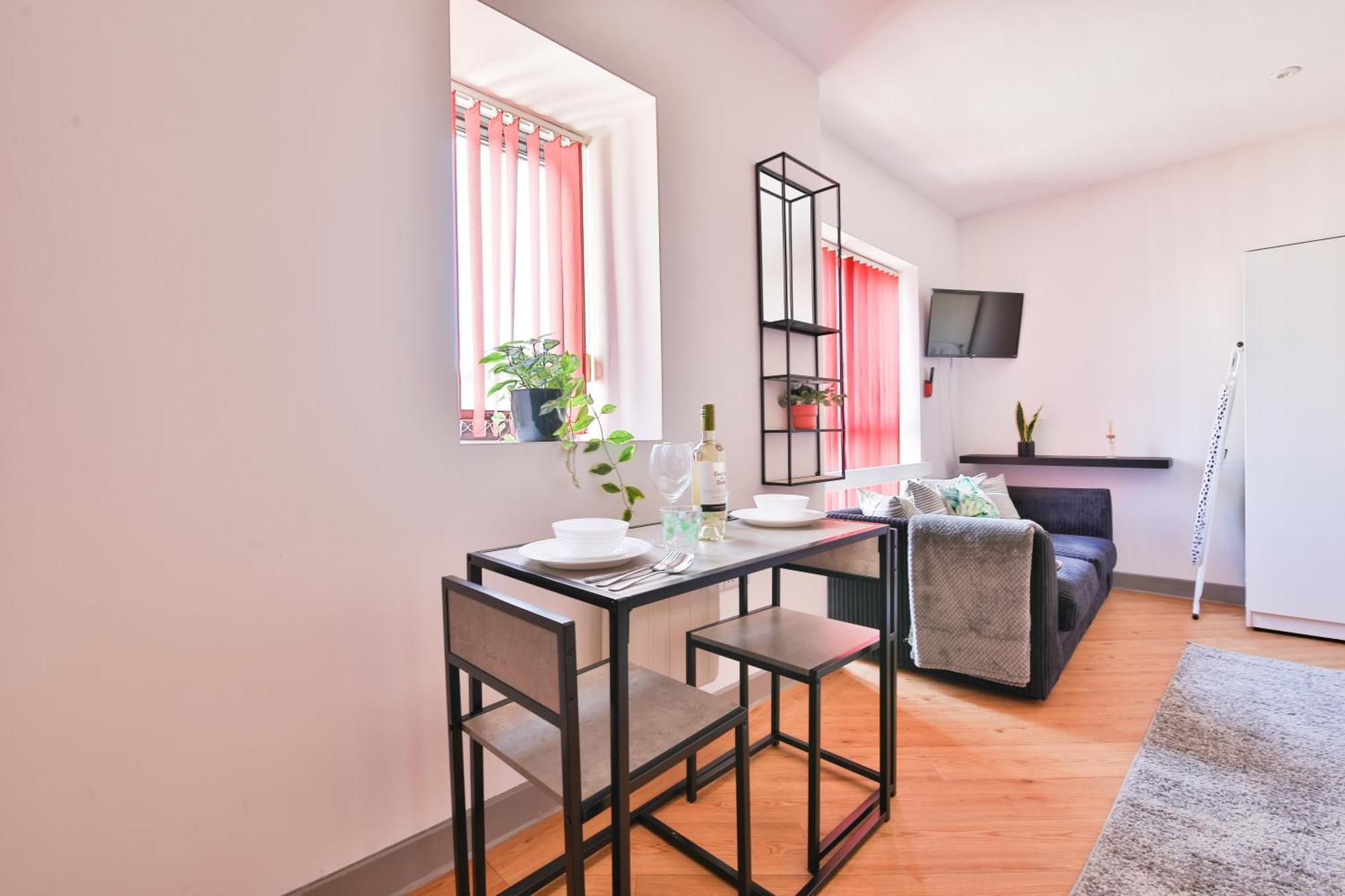 Princess Lofts Centre With Nespresso Coffee Machines & New Fast Wifi By Stayright Apartment *