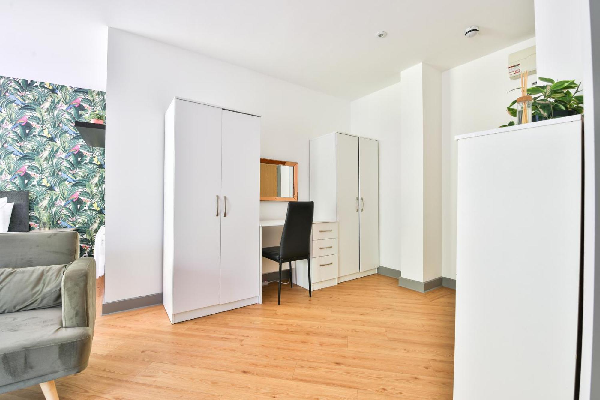 Princess Lofts Centre With Nespresso Coffee Machines & New Fast Wifi By Stayright * Swansea