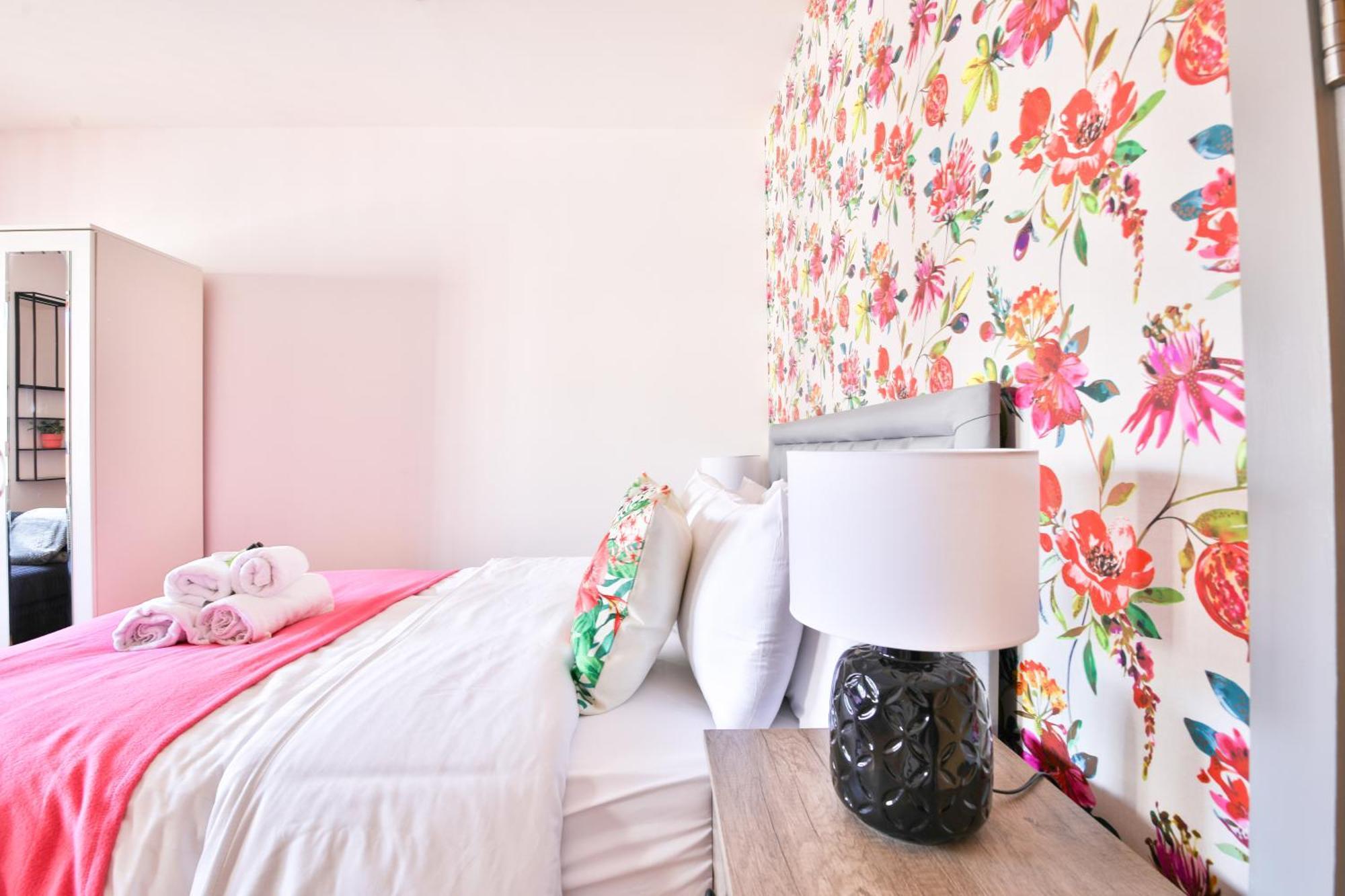 Princess Lofts Centre With Nespresso Coffee Machines & New Fast Wifi By Stayright