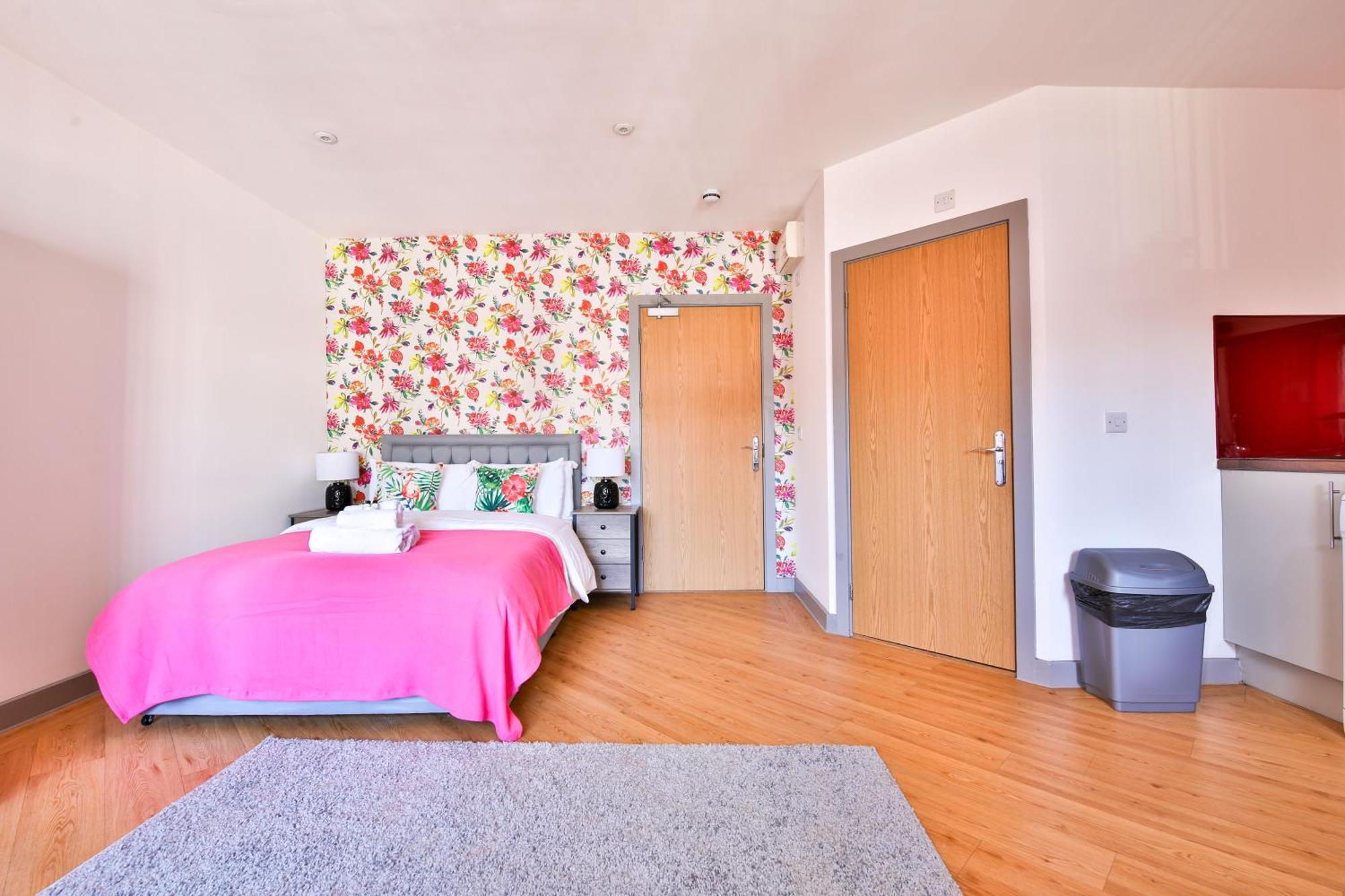 Princess Lofts Centre With Nespresso Coffee Machines & New Fast Wifi By Stayright