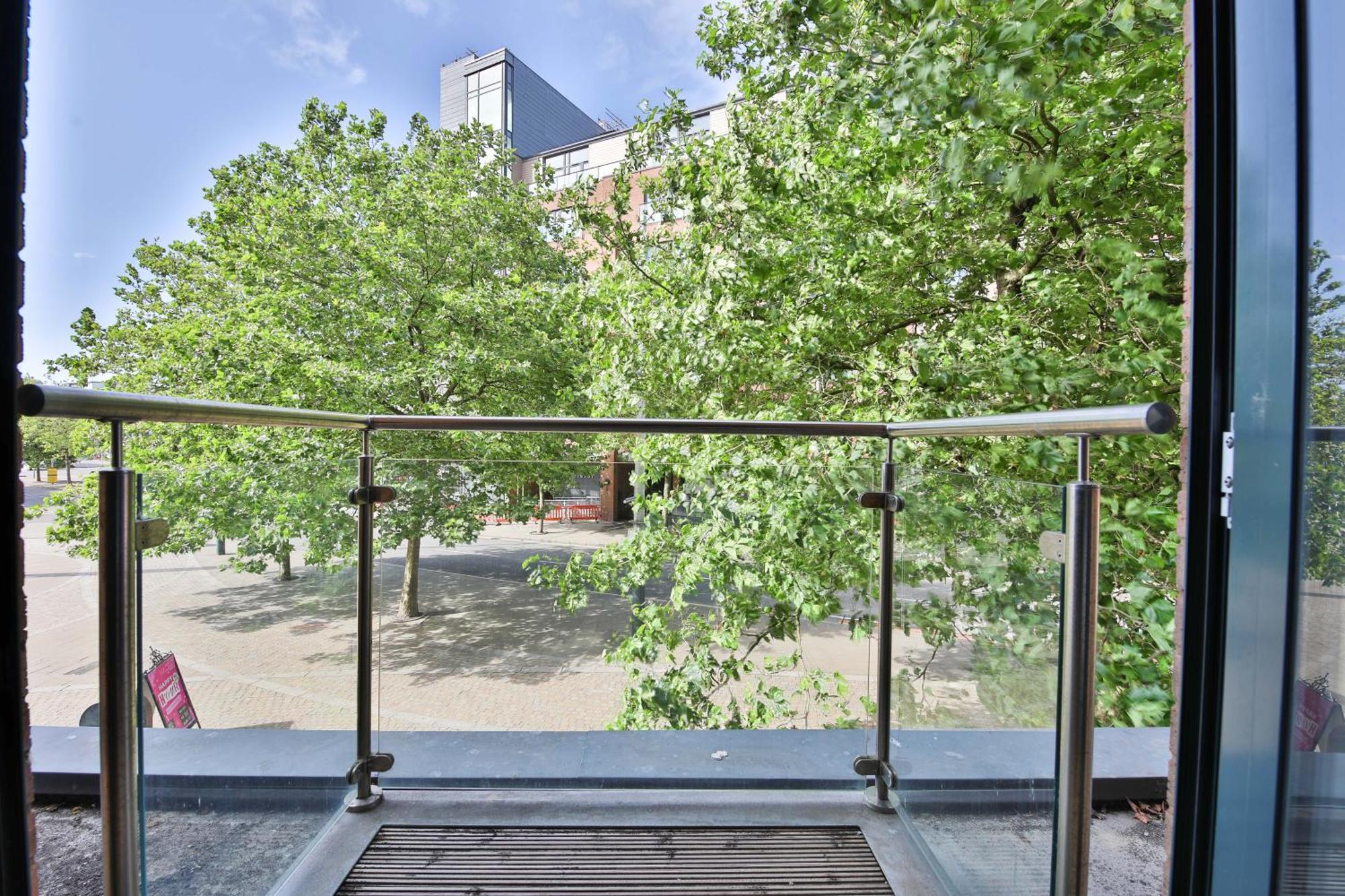 Princess Lofts Centre With Nespresso Coffee Machines & New Fast Wifi By Stayright