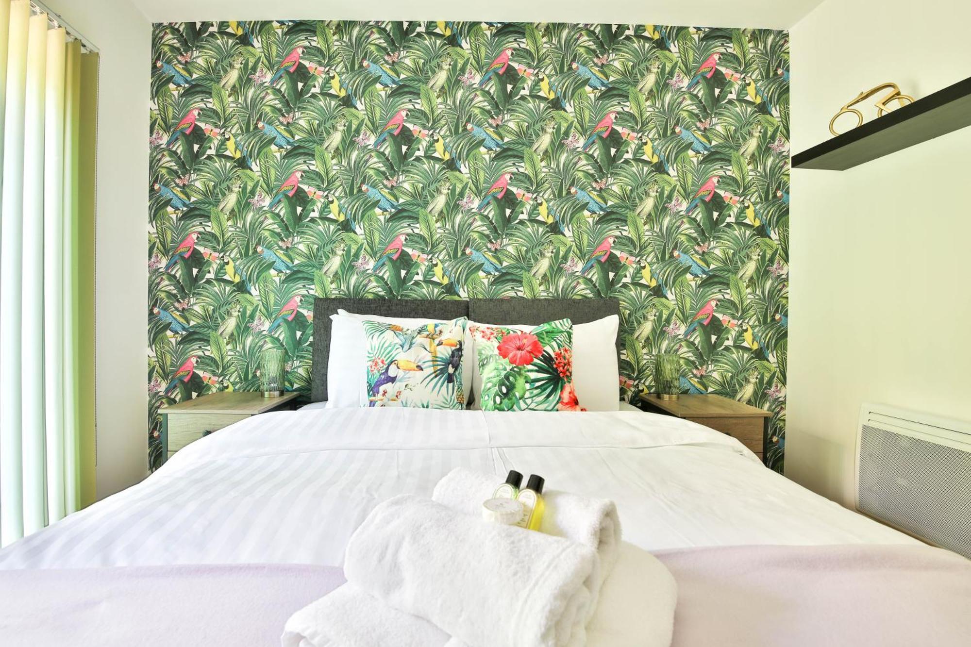 Princess Lofts Centre With Nespresso Coffee Machines & New Fast Wifi By Stayright Swansea